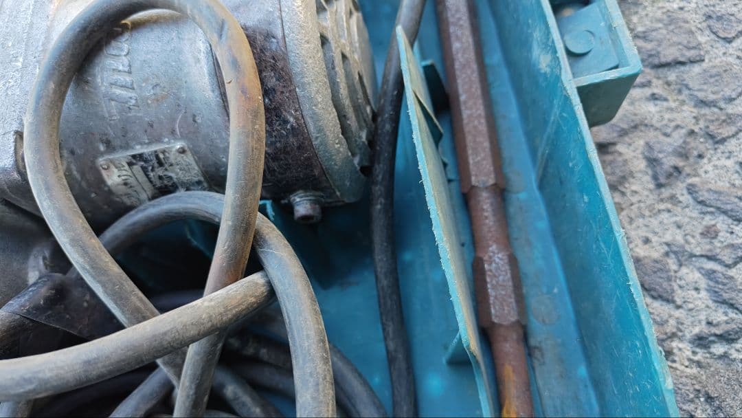 マキタ電動ハンマドリル38mmケース付きHR3812傷や汚れあり