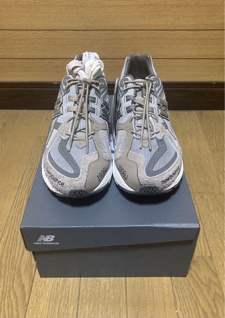 靴 INVINCIBLE N.HOOLYWOOD New Balance 1906
