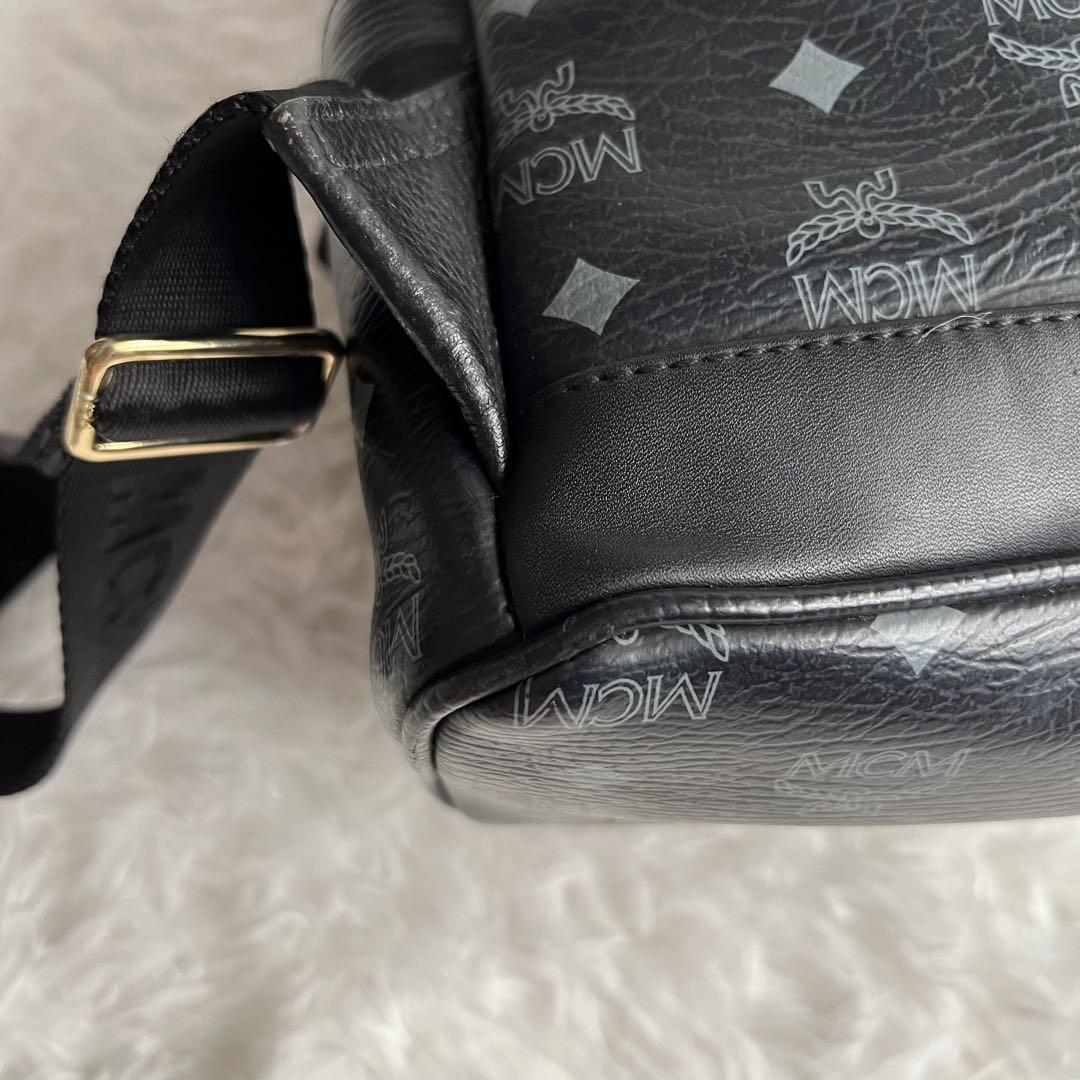 MCM エムシーエム リュック スタッズ ブラック系 レザー 本革