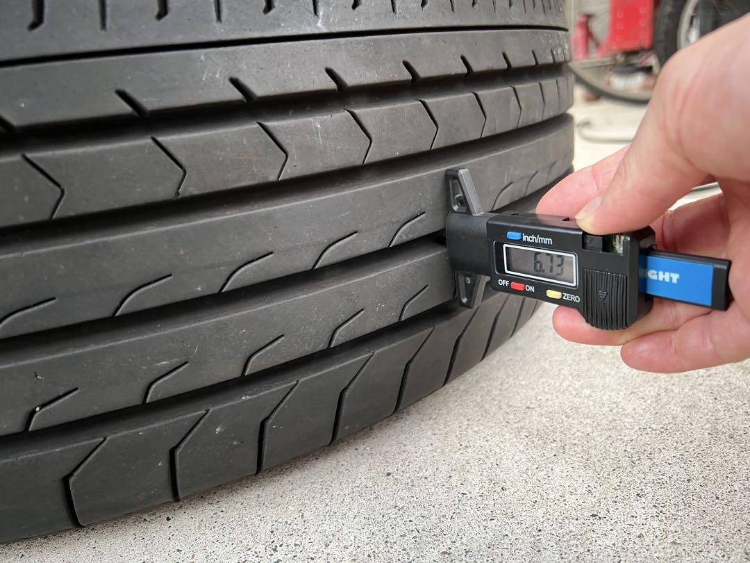 バリ溝 ヨコハマ ブルーアース RV03 225/60R17 2本 アルファード