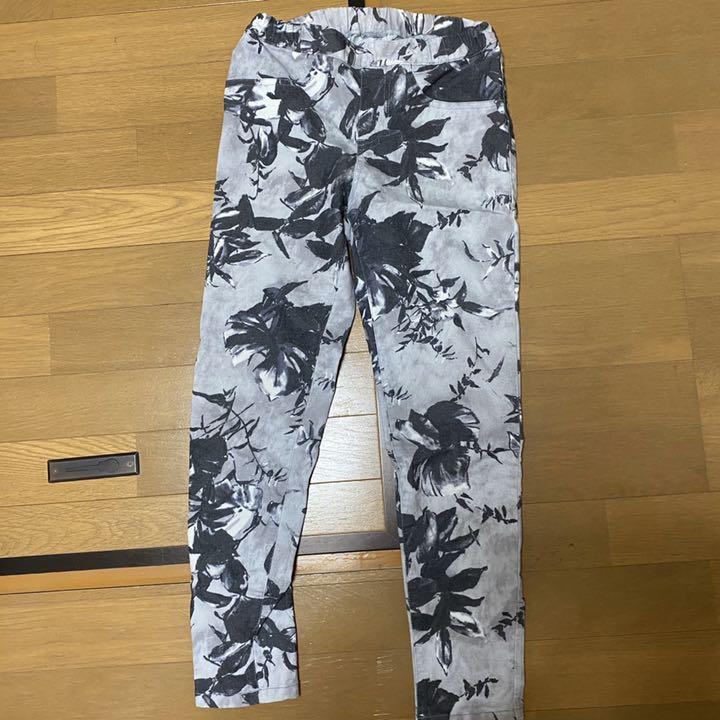 メルカリ スキニーパンツ 花柄パンツ Gu レディース グレー カジュアルパンツ 590 中古や未使用のフリマ メルカリ スキニーパンツ 花柄パンツ Gu レディース グレー カジュアルパンツ 590 中古や未使用のフリマ