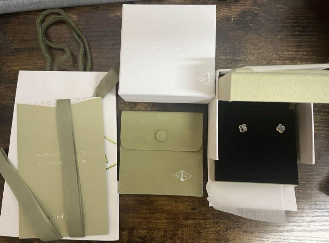 Van Cleef & Arpels クローバーピアス