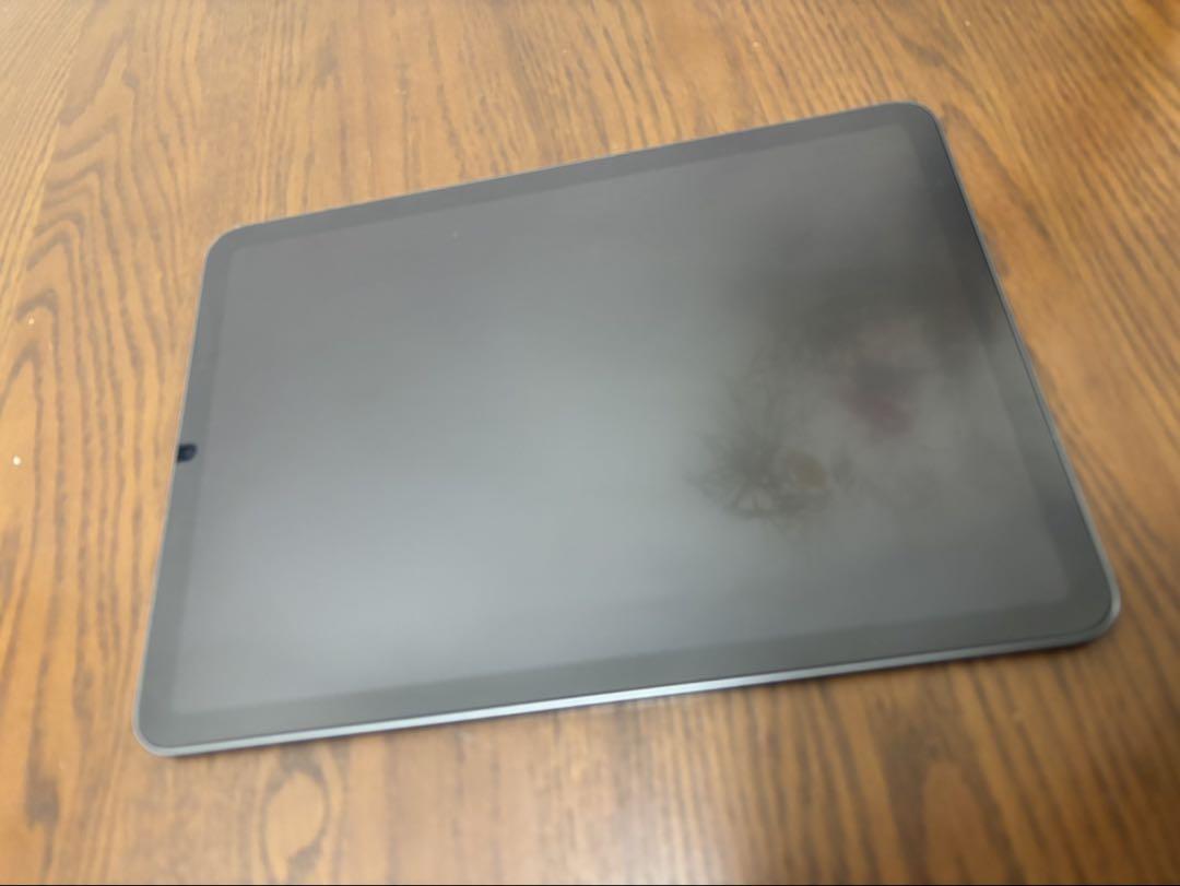 Apple iPad Air シルバー 本体 カバー付き
