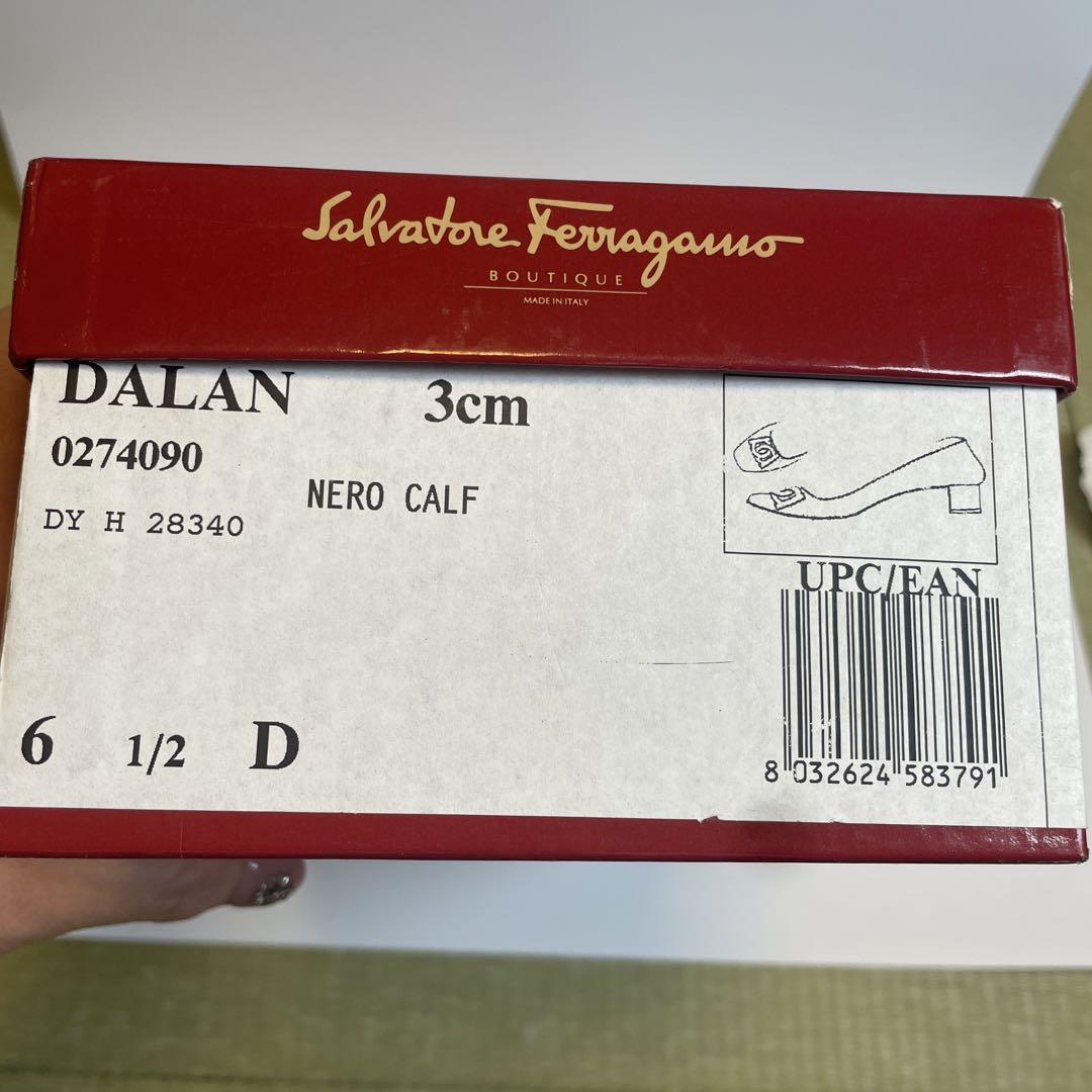 美品✨Salvatore Ferragamo 黒 レザーフラットシューズ