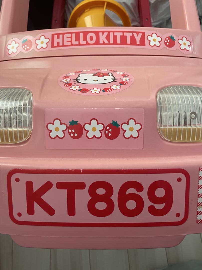 卍 ハローキティ 車