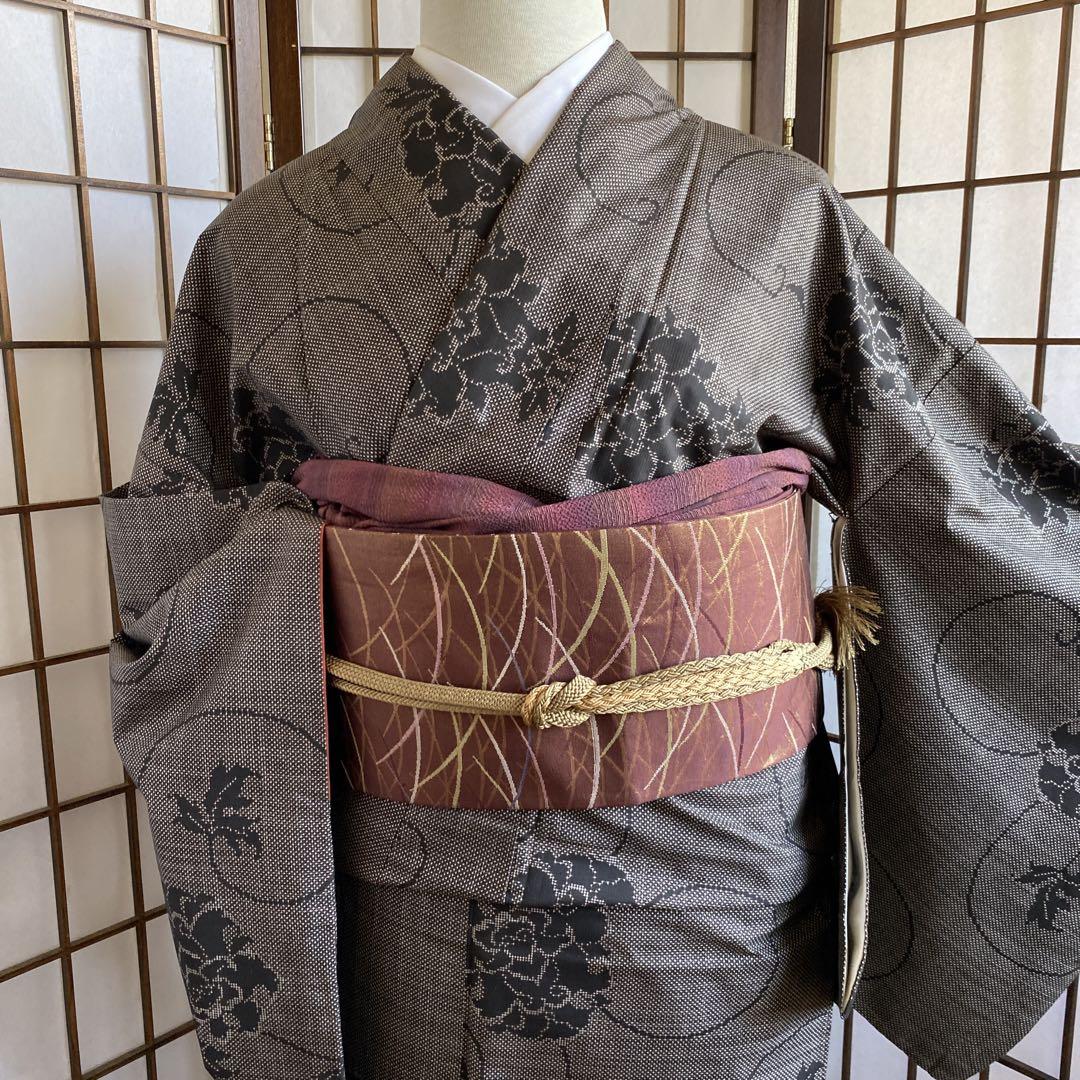 値下げ本場大島紬花唐草泥染