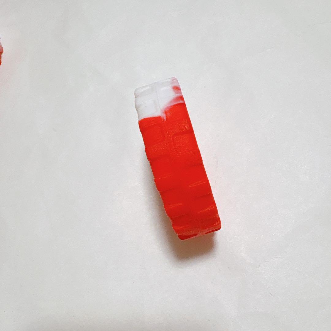 9個セット スーツケースタイヤカバー キャスターカバー シリコン 赤 白