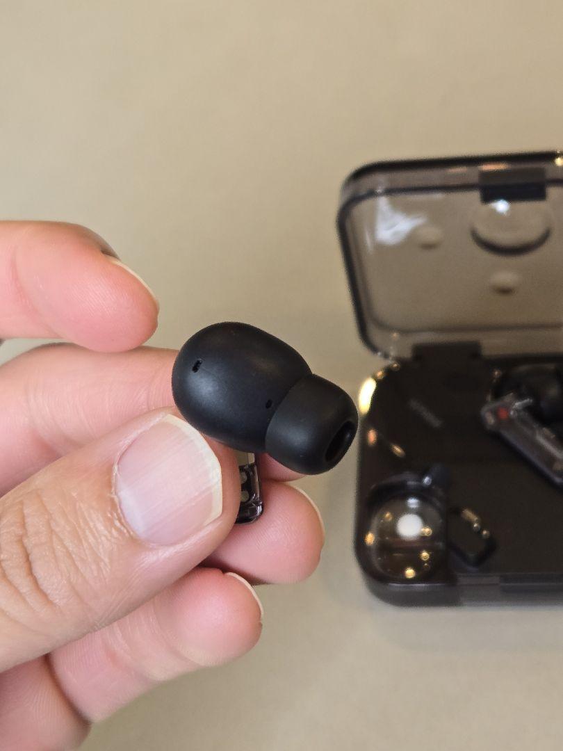 Nothing Ear 美品 2024モデル シリコンケース付 Nothing Ear 美品 2024モデル シリコンケース付