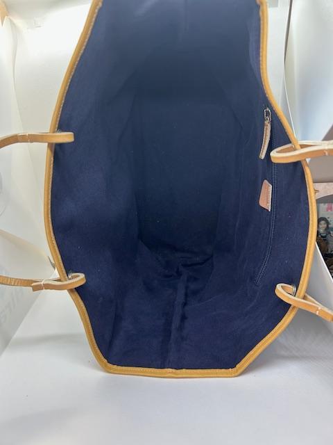 【新品未使用】BURBERRY バーバリー トートバッグ　水着の女の子プリント柄 新品未使用】BURBERRY バーバリー トートバッグ 水着の女の子