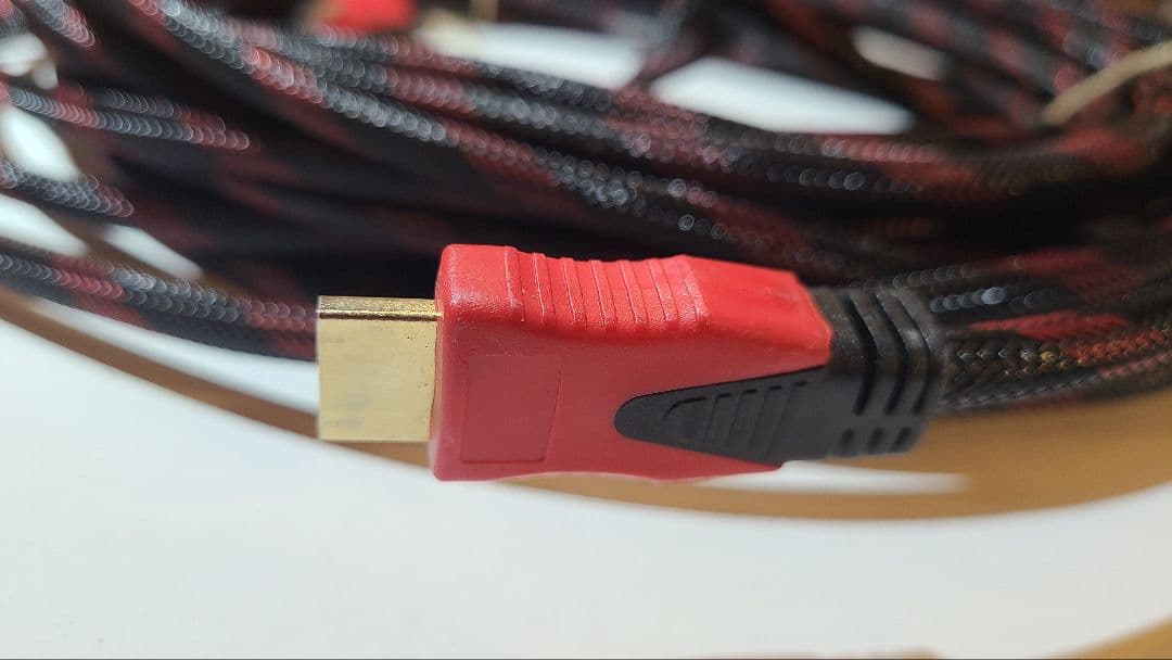 お見逃しなく。 屋外用 HDMIケーブル 約14m 黒と赤 編み込みデザイン目立った傷や汚れなし