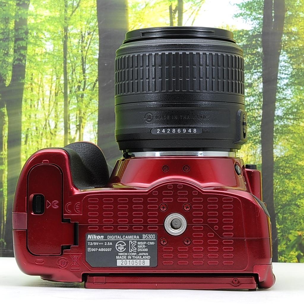 WiFi機能つき♪Nikon D5300☆希少なレッドカラーの一眼レフ