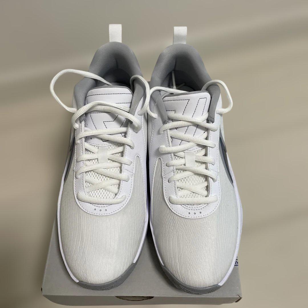 k*0様 Nike A'ONE バスケットボールシューズ ホワイト/グレー Nike Freak バスケットボールシューズ 7Y ホワイト/ブラック