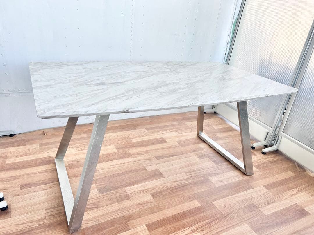 大理石風 ダイニングテーブル モダンデザイン 脚シルバー 兵庫県内送料無料 高級 大理石風 ダイニングテーブル モダンデザイン 脚シルバー 兵庫県内送料無料 高級