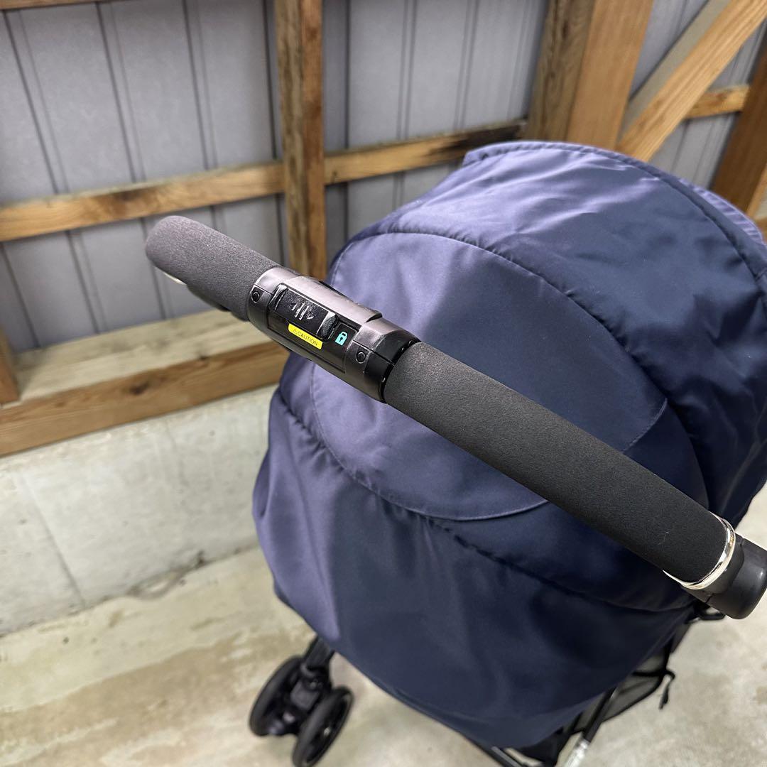 combi スゴカル４キャス compact エッグショック　　シリウスネイビー