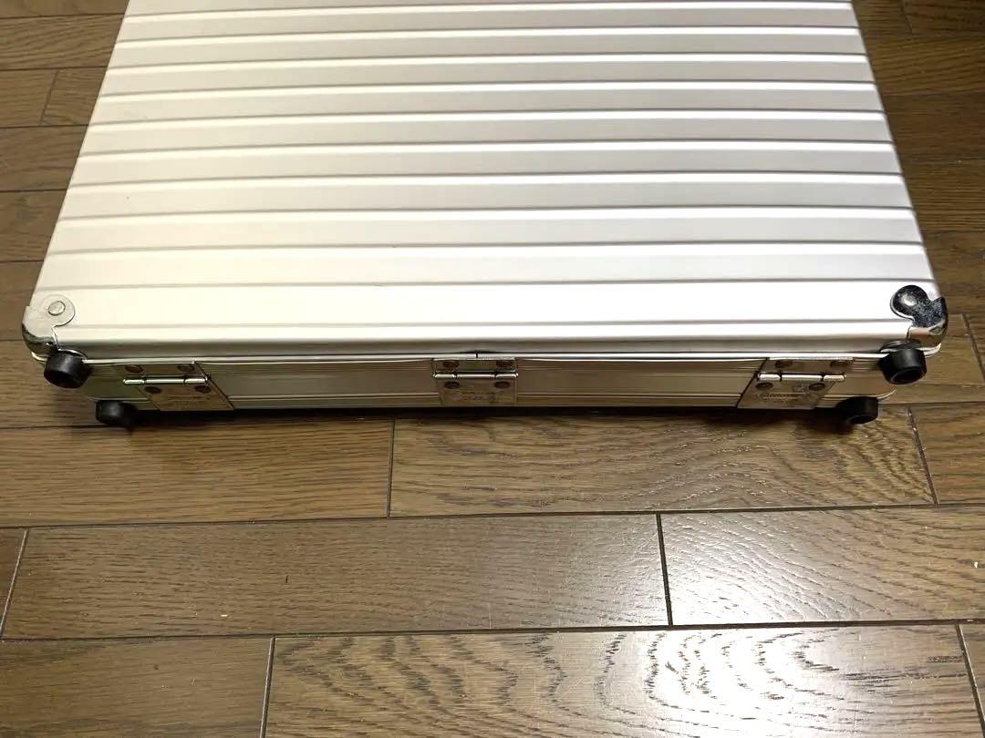 リモア スリムアタッシュケース スーツケース シルバー46cm×37cm×9cm