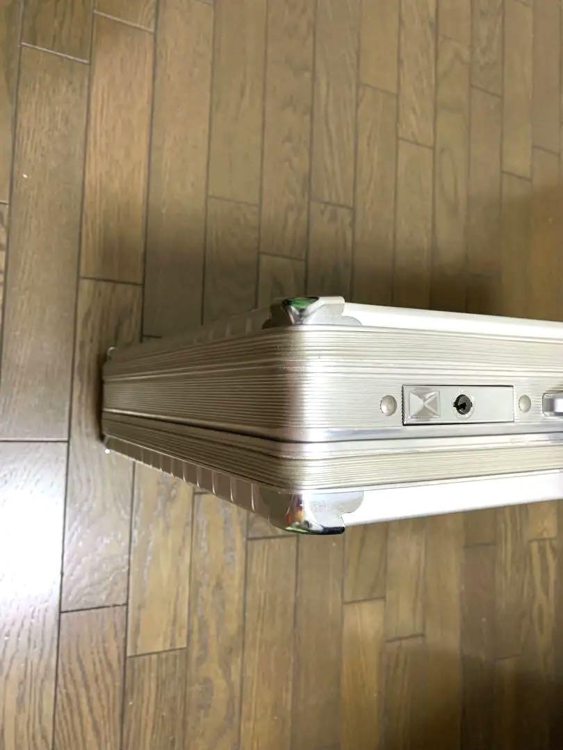 リモア スリムアタッシュケース スーツケース シルバー46cm×37cm×9cm