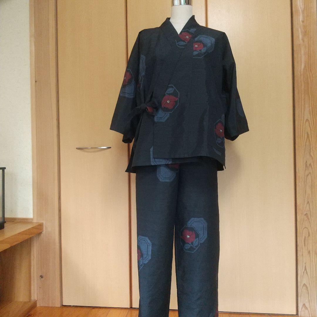 着物リメイク319 紬着物から作務衣 黒地に椿