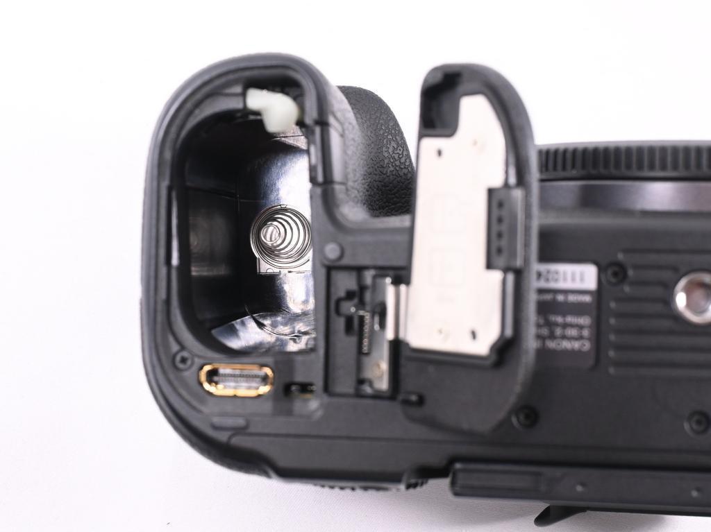 【美品】 キヤノン Canon EOS R6 ボディ