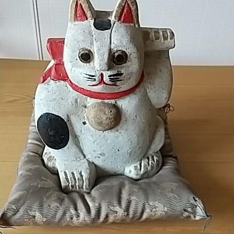招き猫(石彫刻)