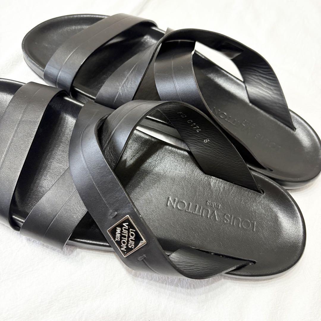 LOUIS VUITTON ブラックレザーサンダル
