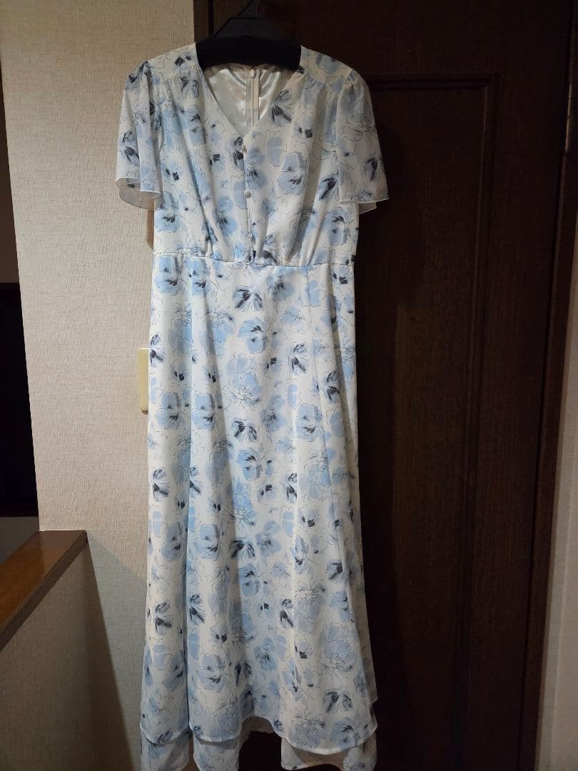 花柄のフレアロングワンピース