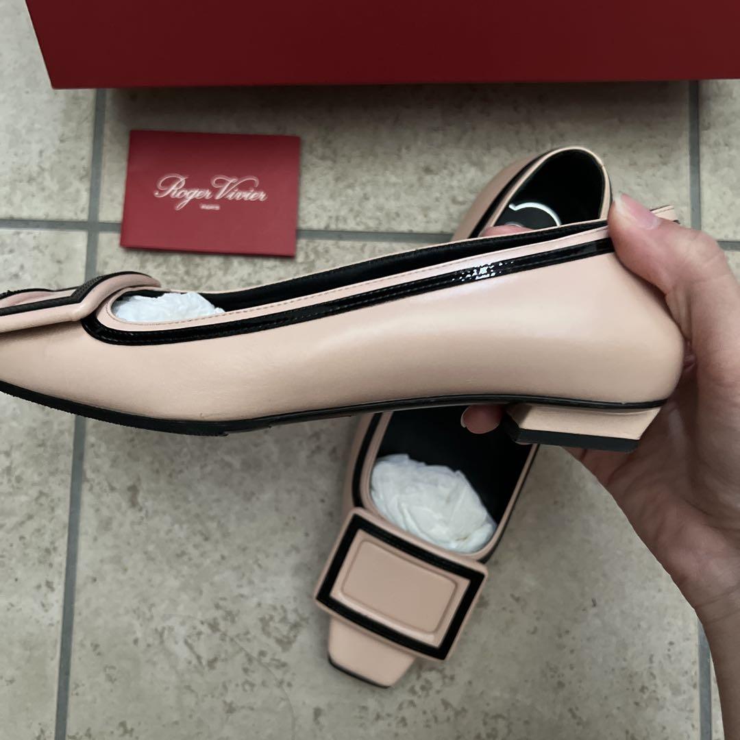 【美品】ほぼ未使用Roger Vivier ピンクベージュパンプス34.5
