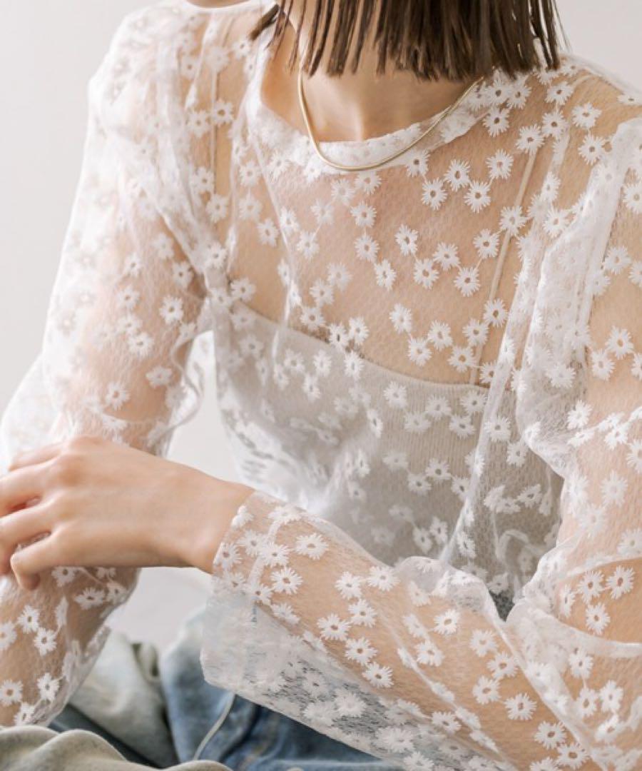大人気完売 レースパワショルブラウス 6,216円