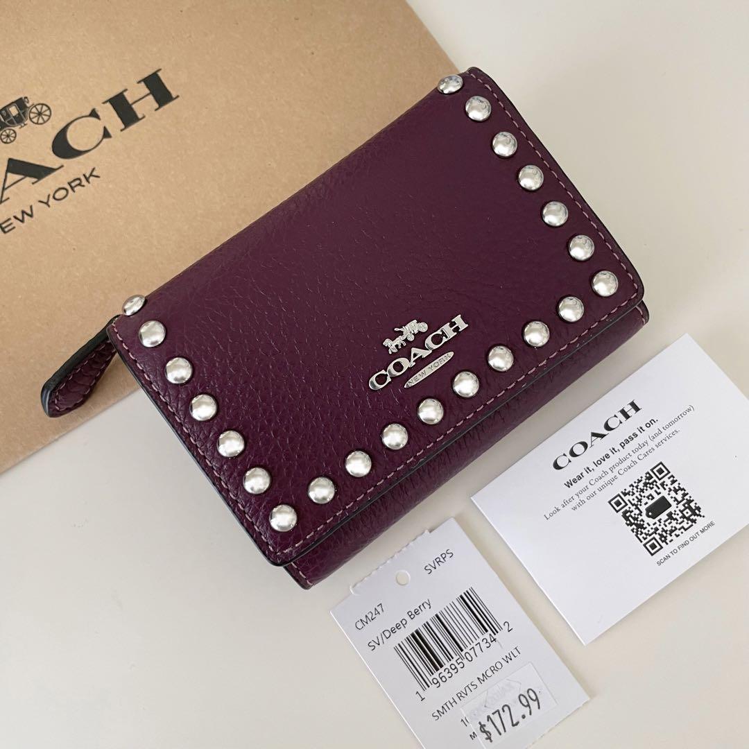 COACHコーチ　三つ折り財布　ディープベリーワインレッド　スタッズ  リベット