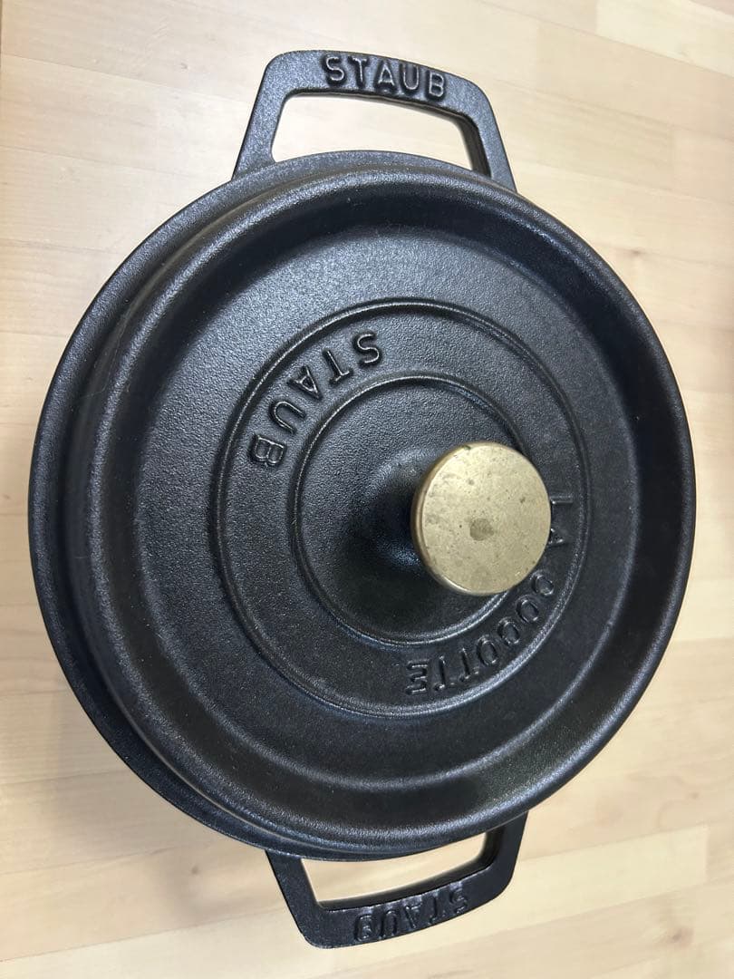 STAUB La Cocotte 両手鍋 赤 24cm/20cm STAUB La Cocotte 両手鍋 赤 24cm/20cm