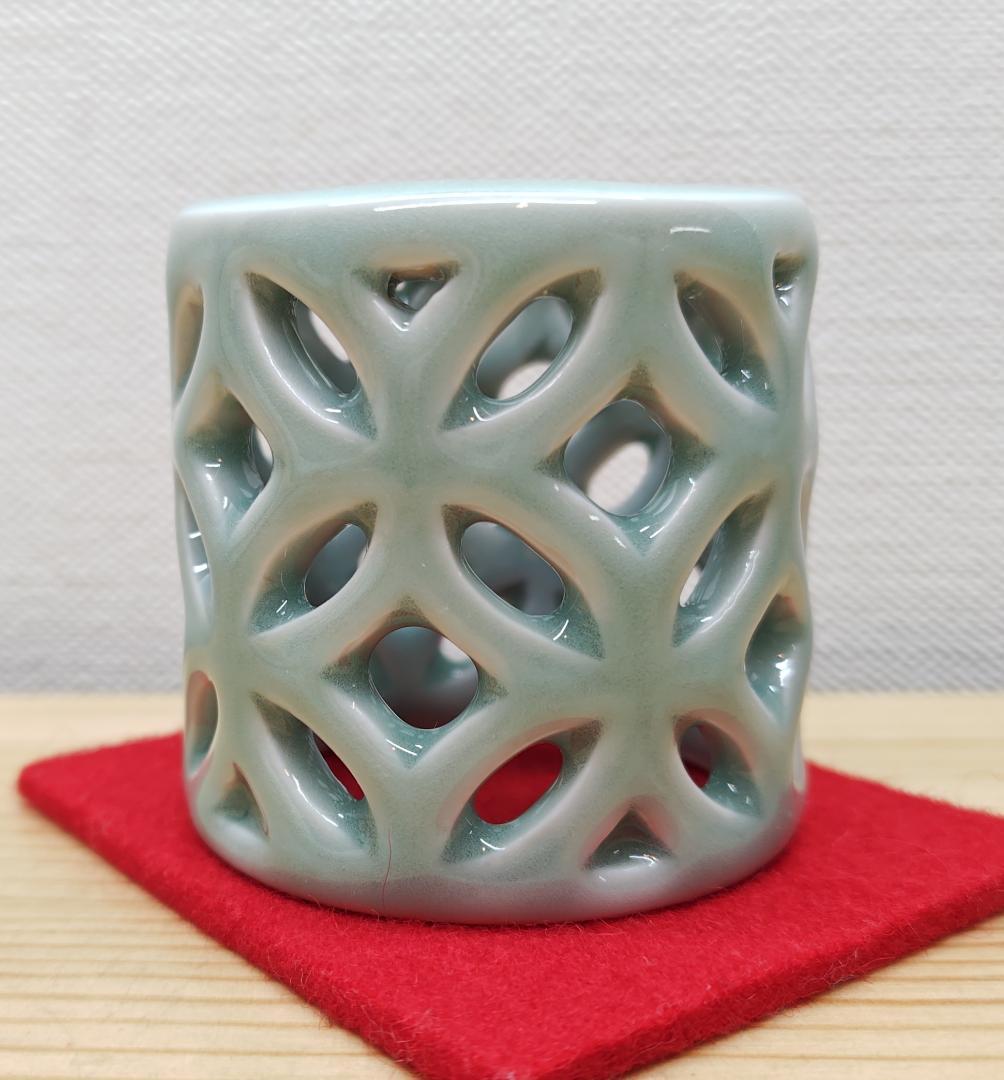 ベストセラー 送料込【逢絢亭・新品】茶道具 蓋置 平戸焼 青磁 七宝透かし 横 工芸品