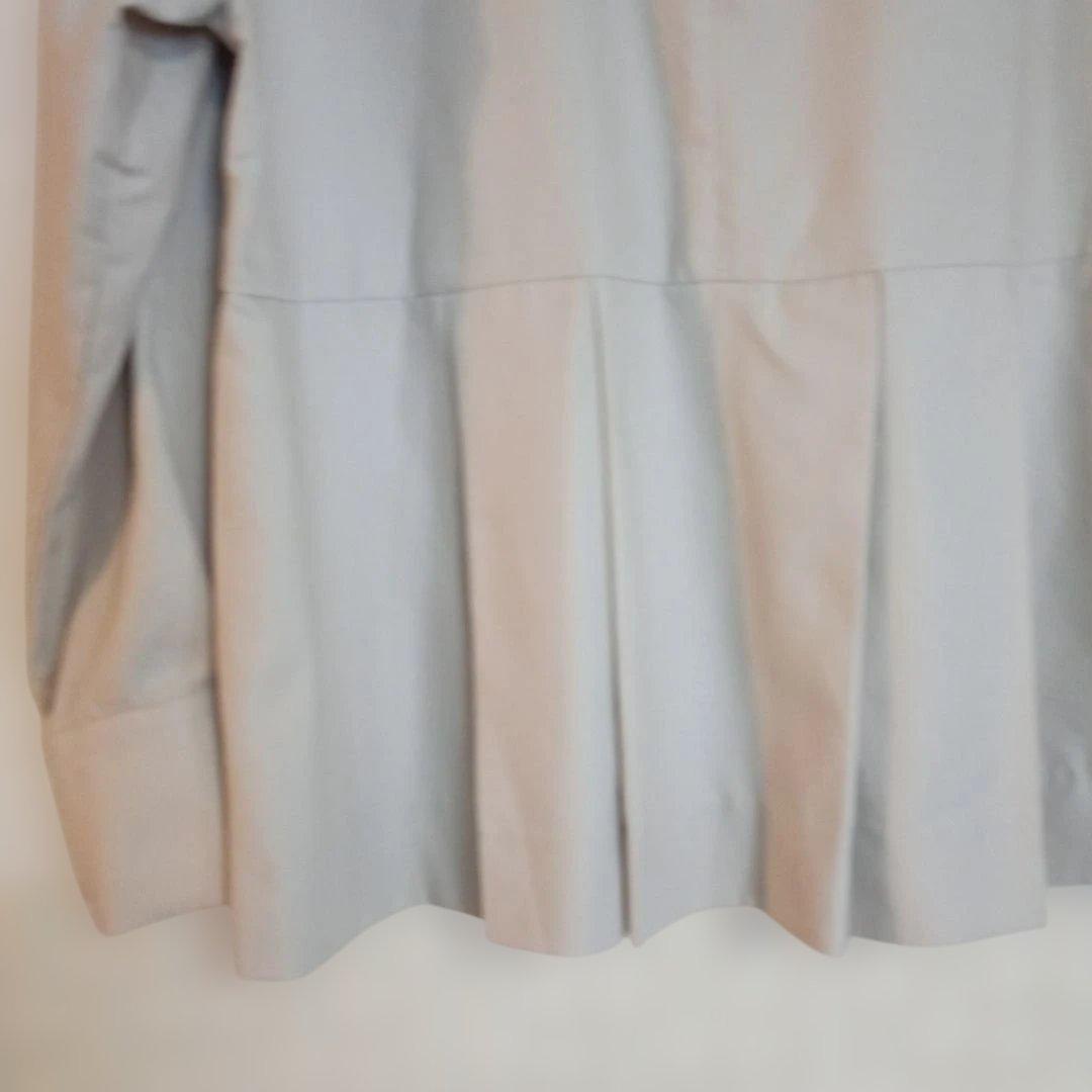 上品でキレイなベージュ トップス