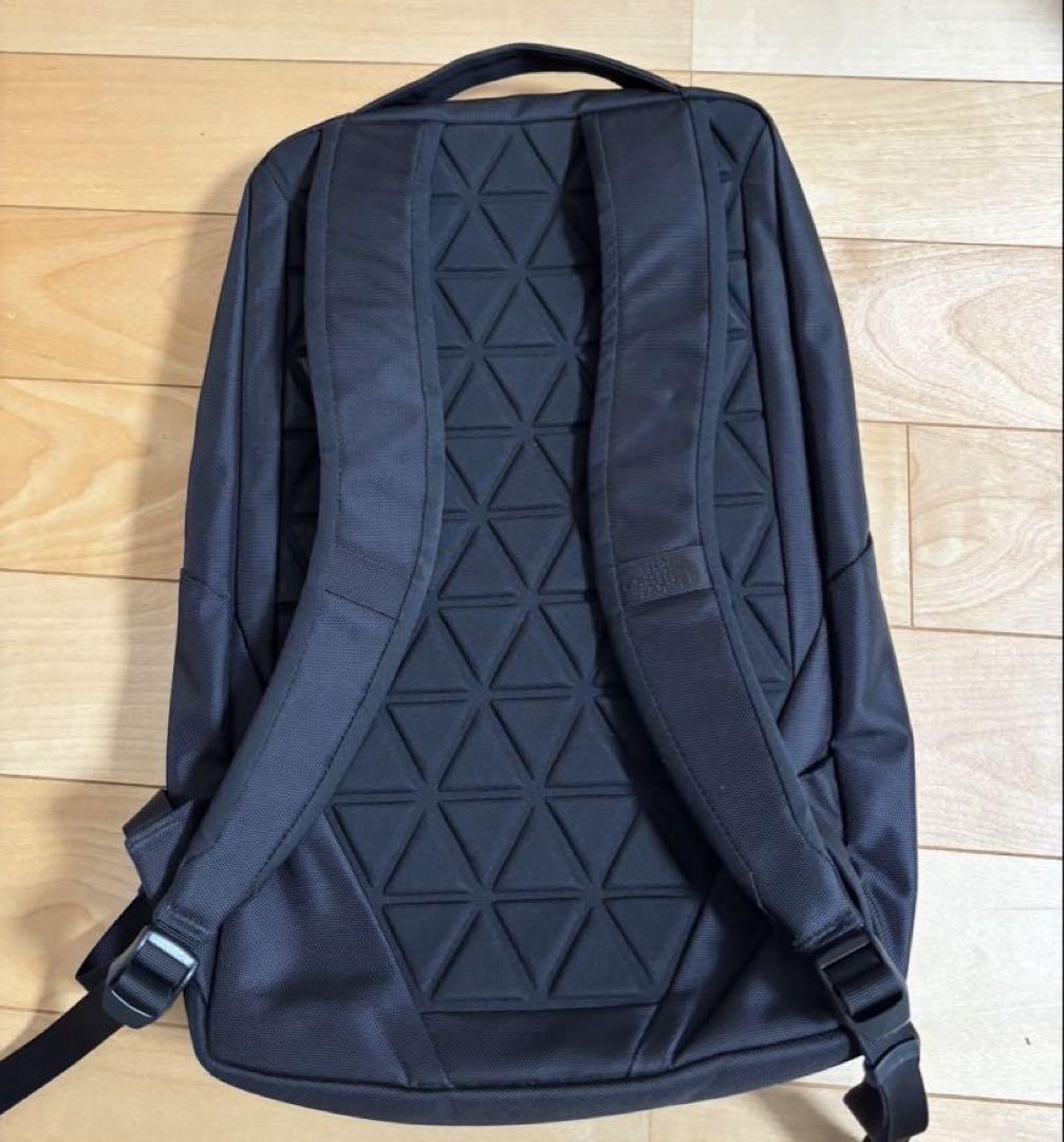 THE NORTH FACE シャトルデイパックスリムΩ