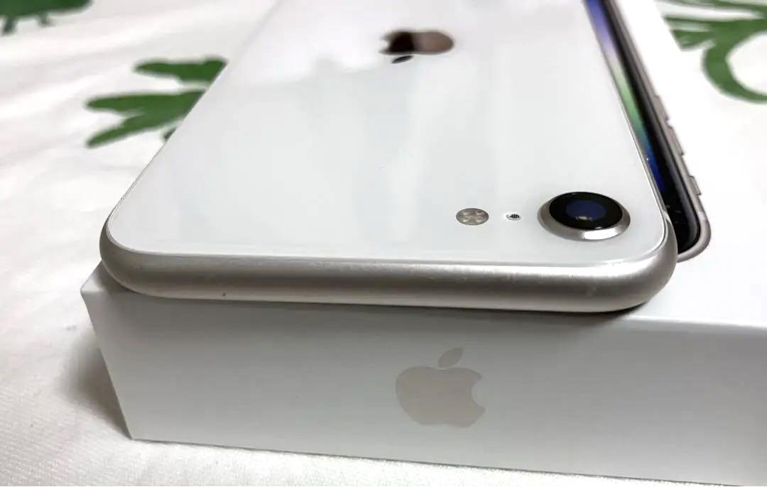 最終価格美品iPhoneSE3 第3世代 128GBスターライト SIMフリー