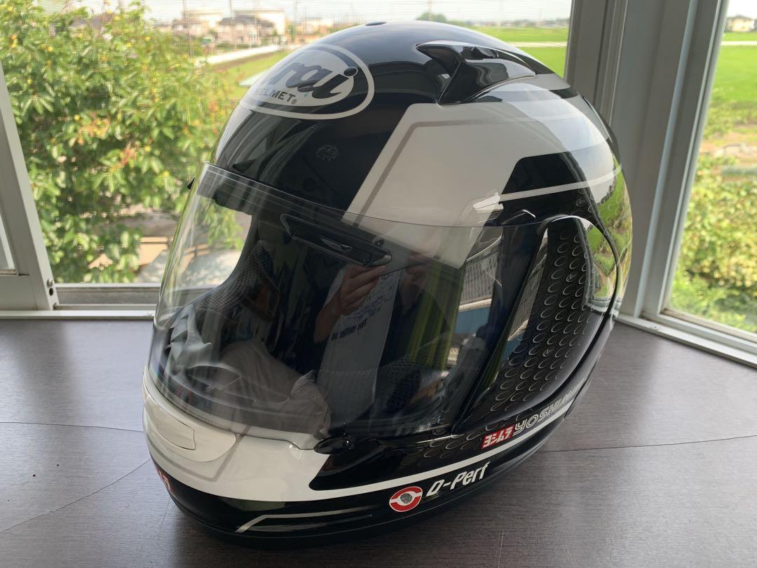 Arai アストロIQフルフェイスヘルメット ブラック/ホワイト（デザインSP）
