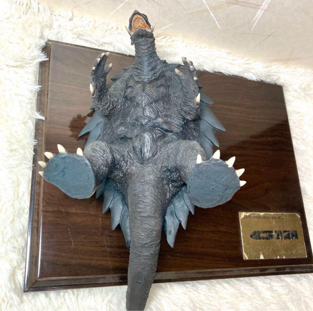 酒井ゆうじ 原型 ゴジラ フィギュア 木製ベース ガメラ 海洋堂
