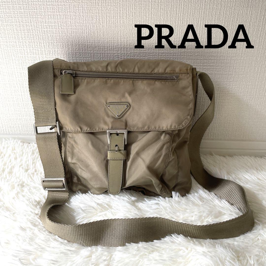 プラダ　PRADA ショルダーバッグ　ナイロン　カーキ　三角プレート
