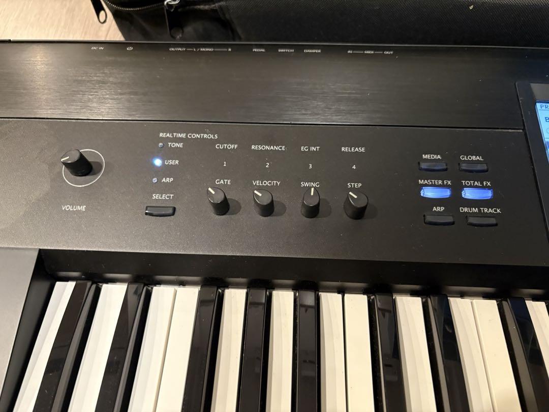 KORG Krome 61鍵 シンセサイザー