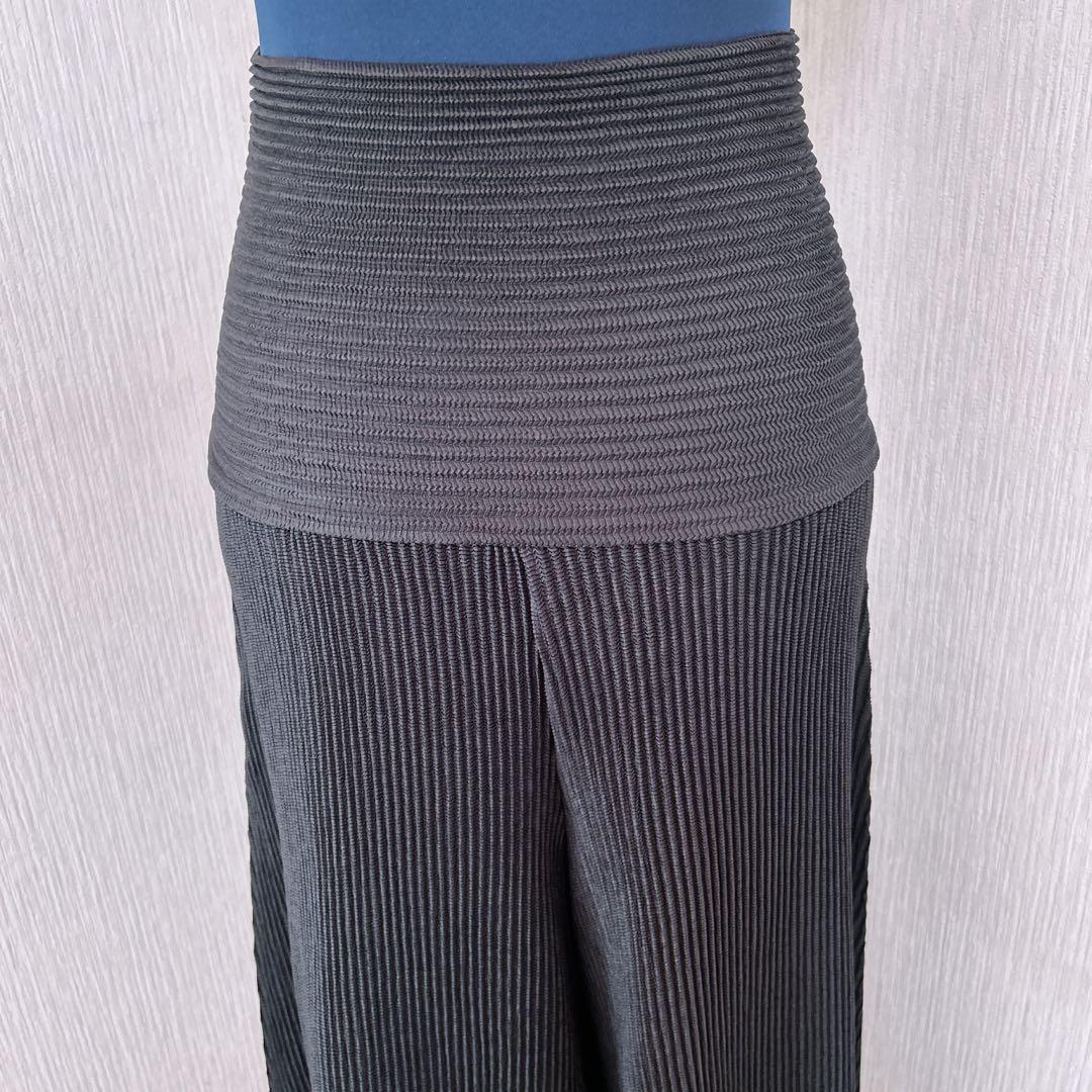 【美品】 SPECCHIO シャトルプリーツ　ガウチョパンツ　フレアパンツ
