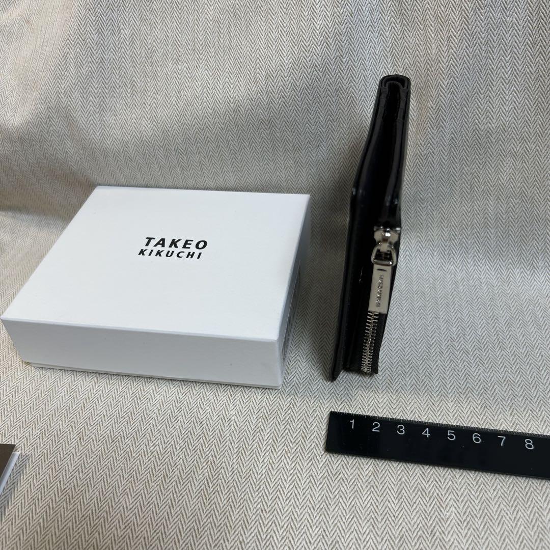 新品TAKEO KIKUCHI 黒レザー財布　薄くてコンパクト二つ折り