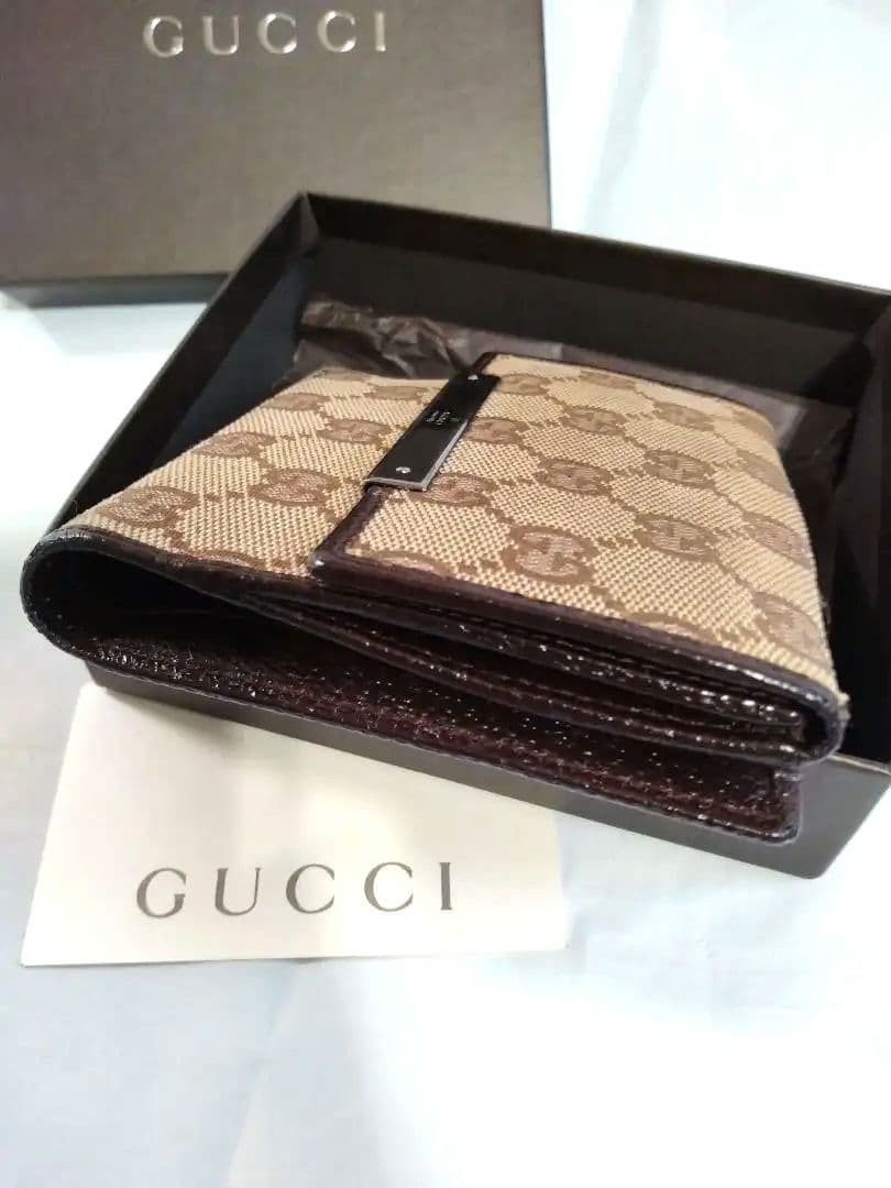 GUCCI グッチ二つ折り財布GGキャンバス
