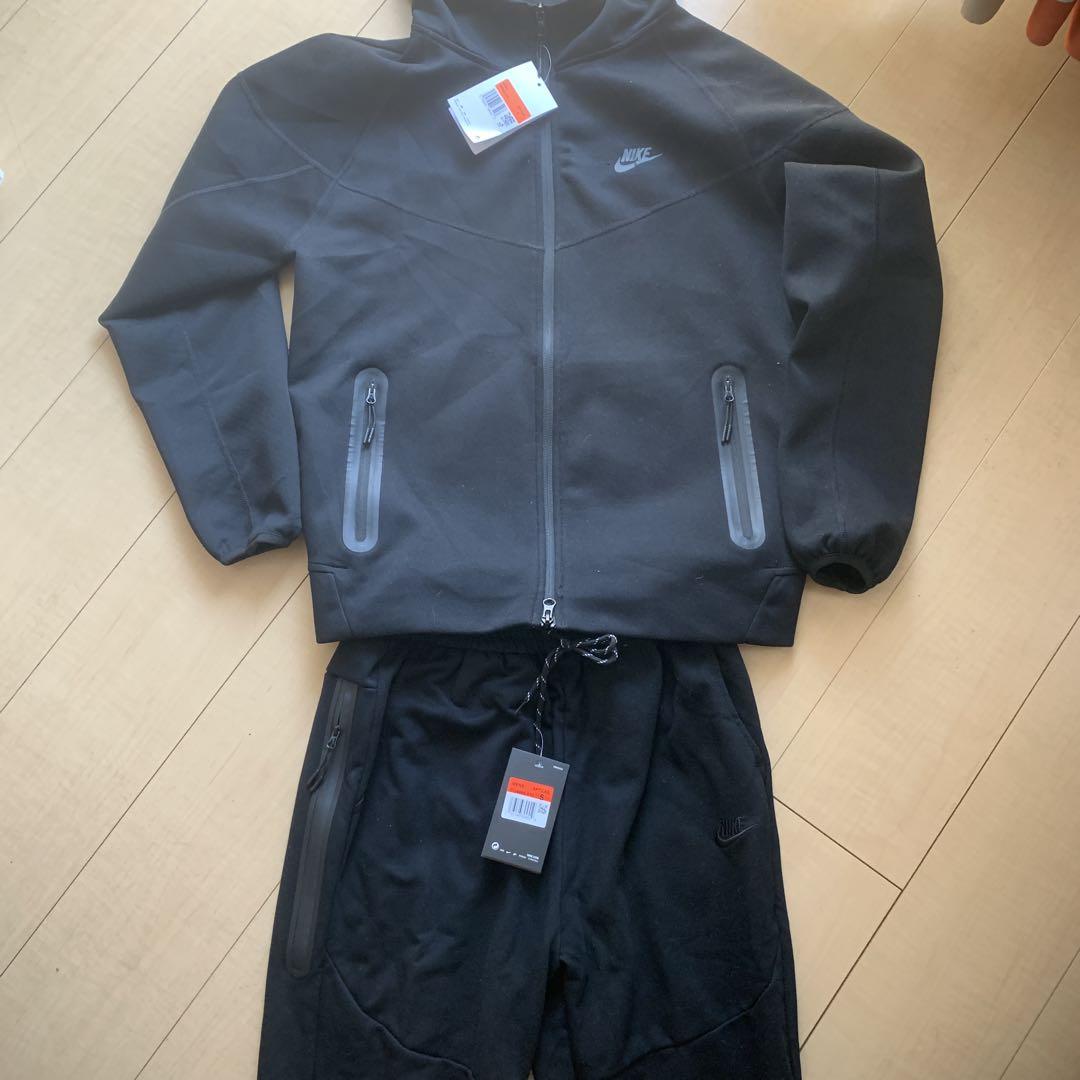NIKE テックフリーズ　セットアップ　黒