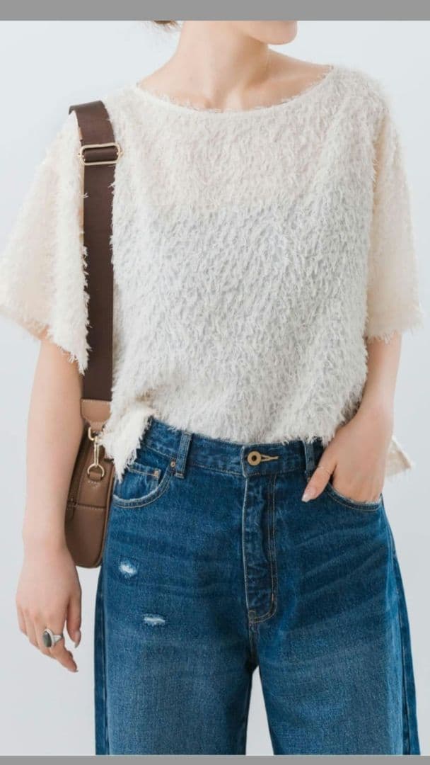 新品、未使用‼️スピックアンドスパン　フェザーTブラウス