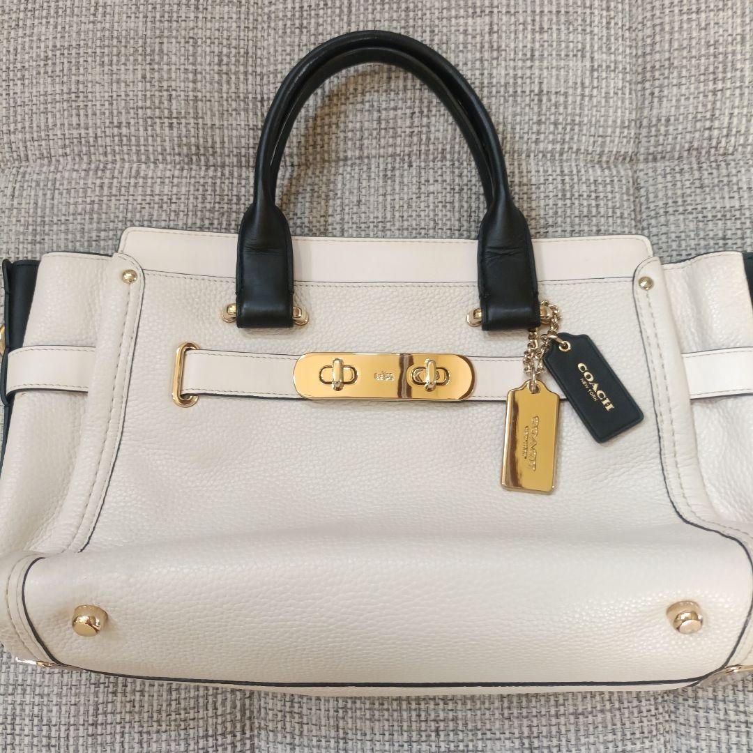 COACH レザー バイカラークロスボディー ホワイト/ブラック