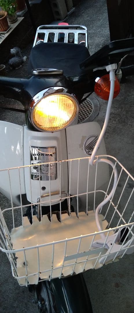 ホンダ スーパーカブ ホワイト/グリーン 旧車 (送料込) ホンダ スーパーカブ ホワイト/グリーン 旧車 (送料込)