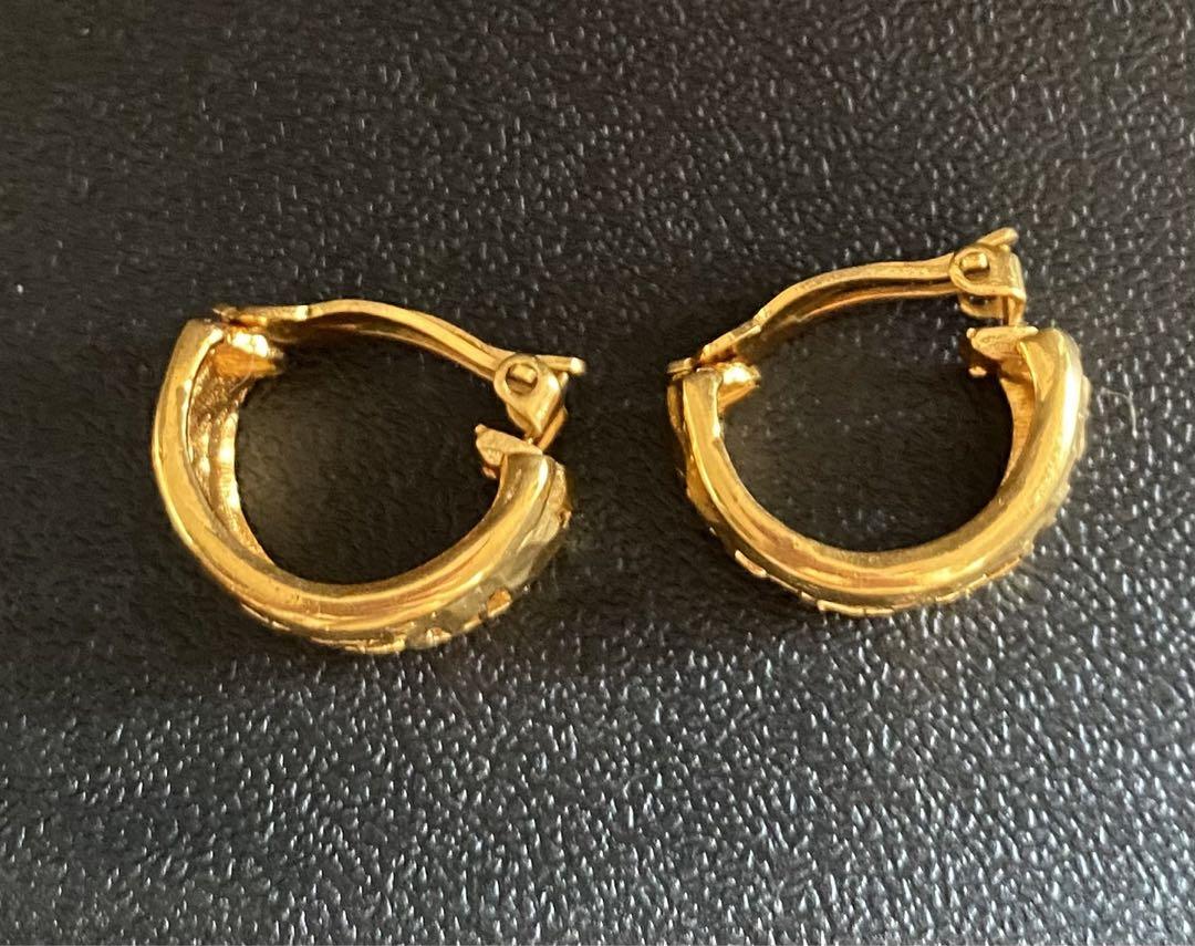 CHANEL フープ ロゴ イヤリング ヴィンテージ シャネル ゴールド