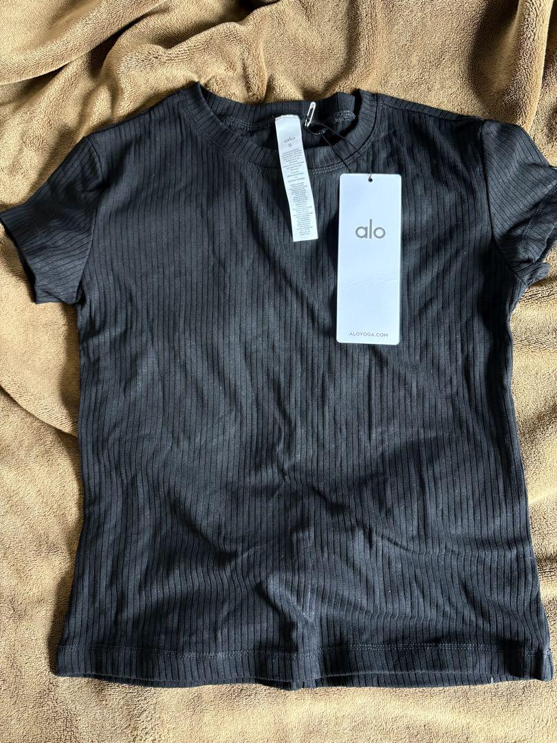 aloyogaブラック 黒クロップドTシャツ S LYFT(リフト/T-シャツ)STANDARD T-SHIRT - Black – LÝFT