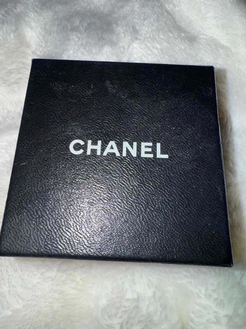 CHANEL ロゴデザイン イヤリング