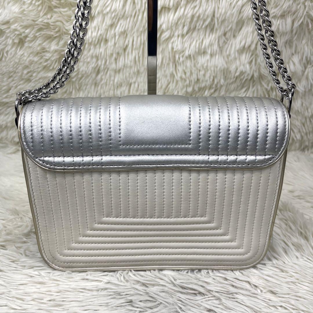 極美品‼️TORY BURCH ショルダーバッグ　シルバーチェーン　ロゴ金具