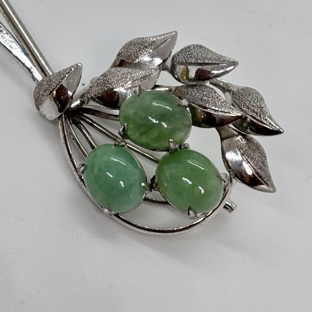 031711 金工　彫金　翡翠　3粒　花束モチーフ　ブローチ