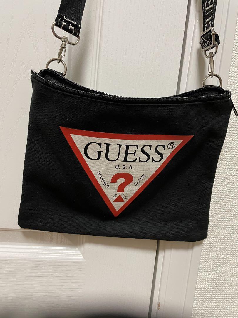 ゲス GUESS LARGE BACKPACK ＆サコッシュバック - メルカリ
